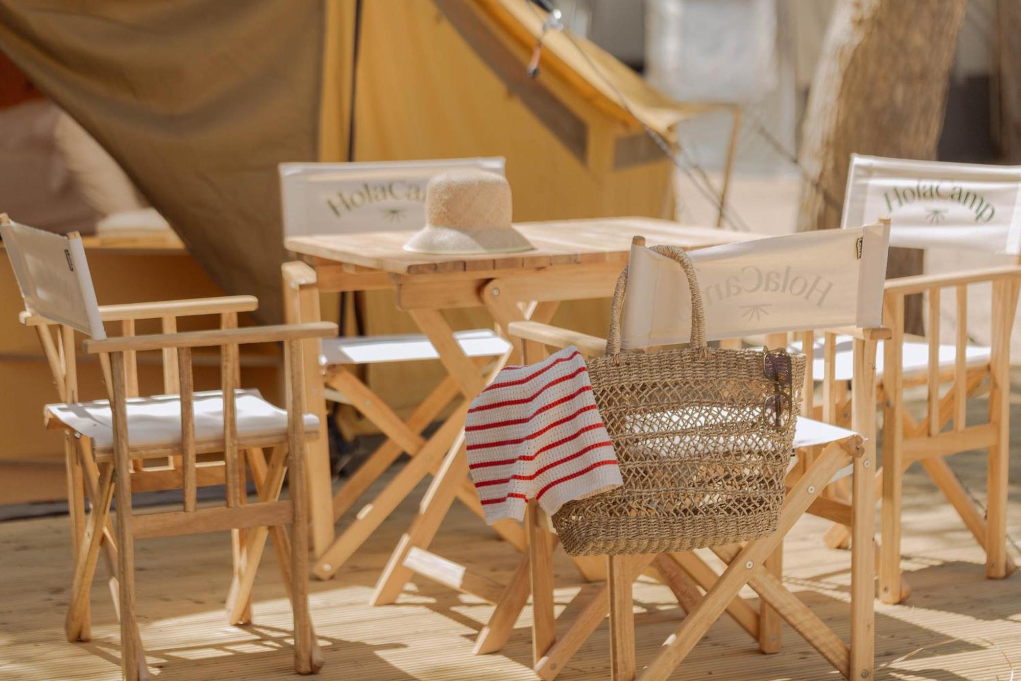Holacamp Sitges Fun Hotel Bagian luar foto