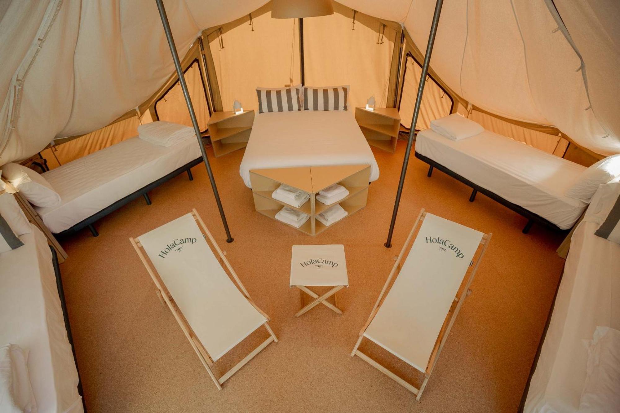 Holacamp Sitges Fun Hotel Bagian luar foto