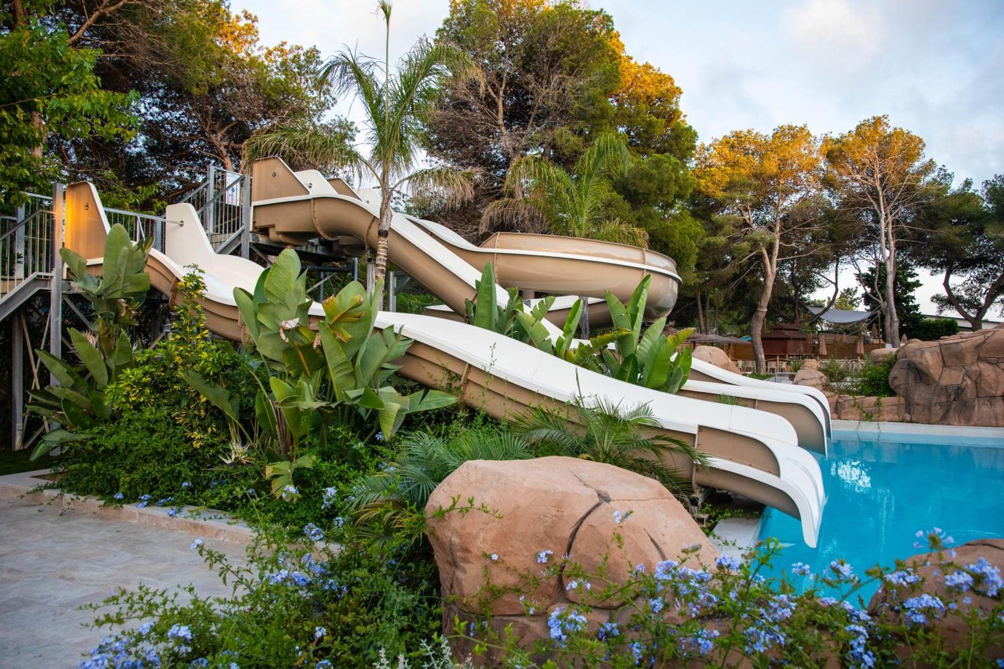 Holacamp Sitges Fun Hotel Bagian luar foto